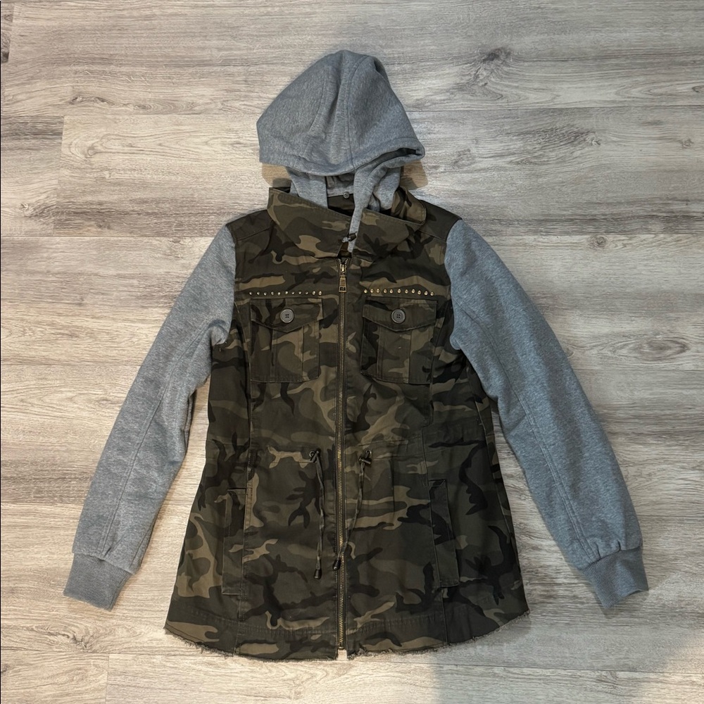 Camo zip up jacket